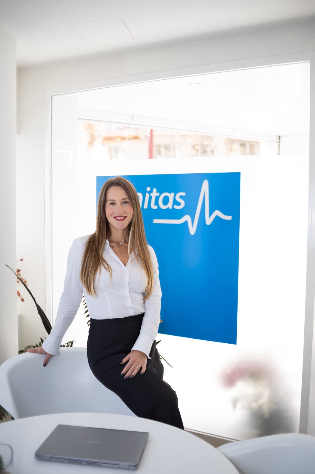 Yana as an official Sanitas agent