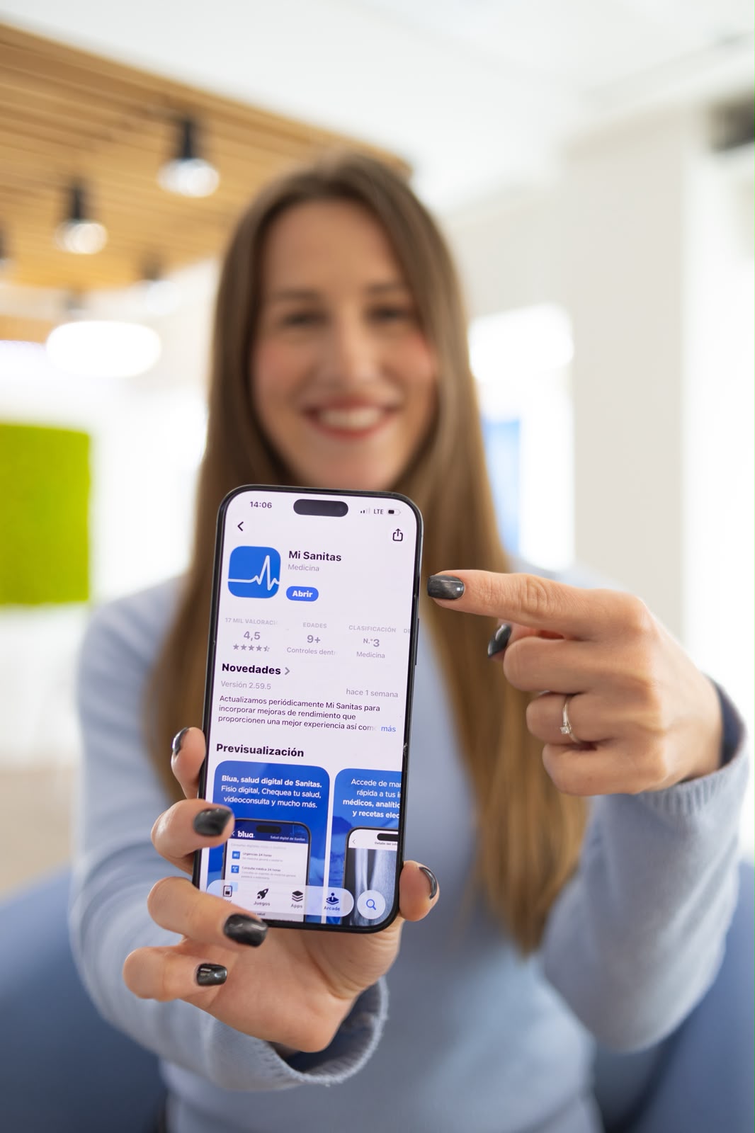 Yana with the Mi Sanitas app in English